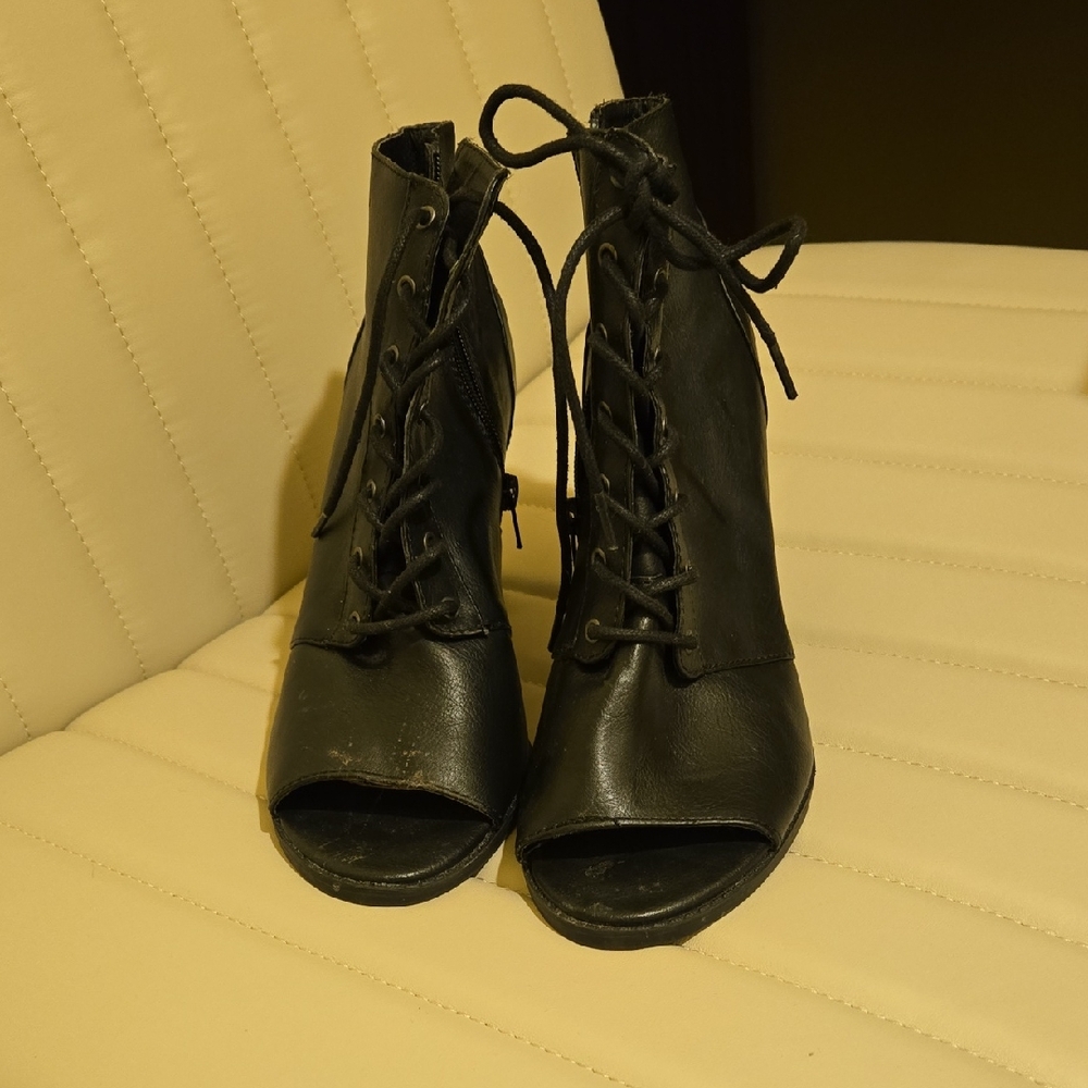 Report Black Lace-Up Ankle Boots